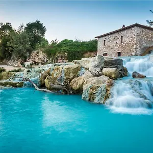 Agriturismo Le Cascatelle בית חווה